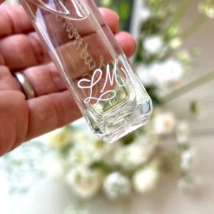Parfüm Gravur Initialen