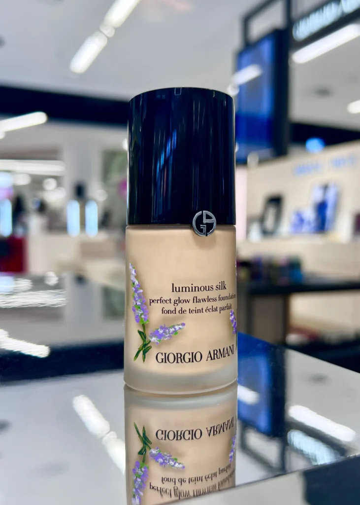 Armani Foundation Milchglas mit Hand bemalt in Düsseldorf