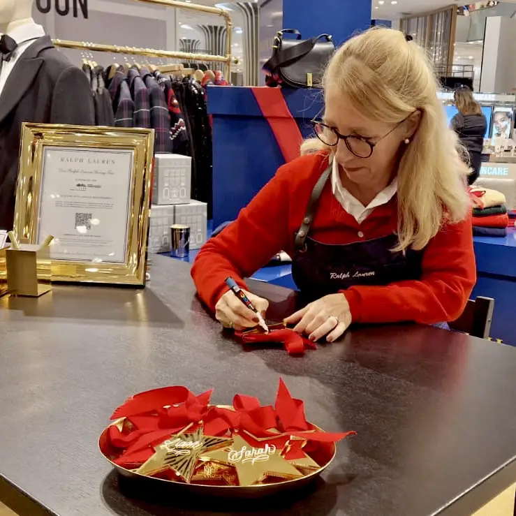 Personalisierung von Christbaumanhängern bei Breuninger für Ralph Lauren