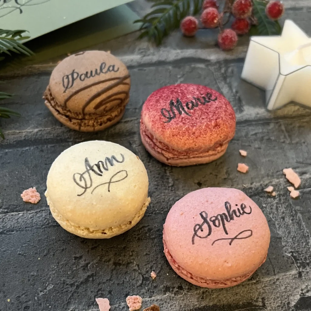 Macarons Beschriftung mit Lebensmittelfarbe
