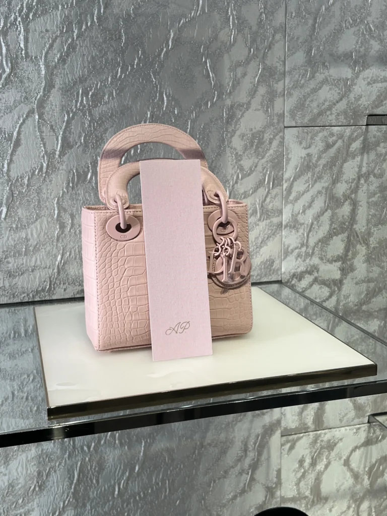 Dior Bag und Lesezeichen mit Personalisierung