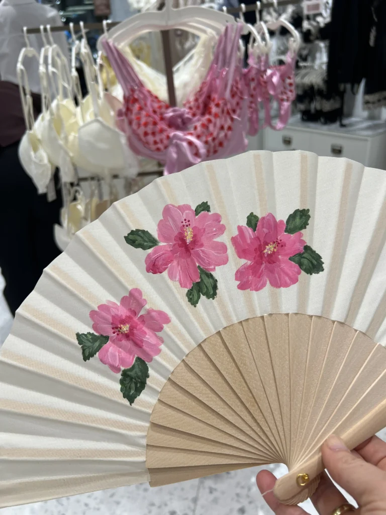 Fächer mit Blumen Sommeraktivierung mit Fächerbemalung