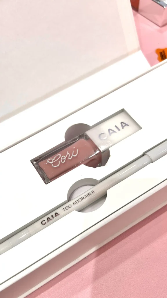 Lip Set von Caia Cosmetics mit Handgravur